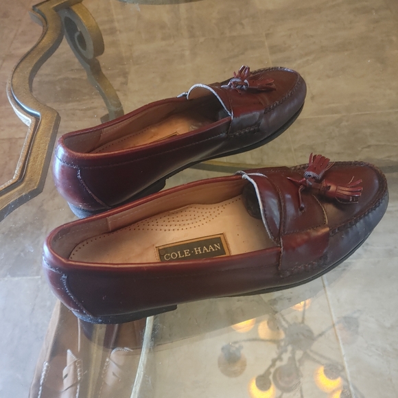 Shoes - Picture 2 of 5